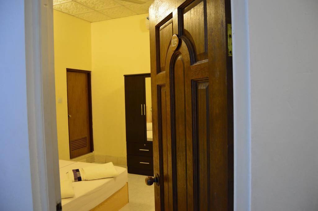 Resten Inn Thoddoo Exterior photo